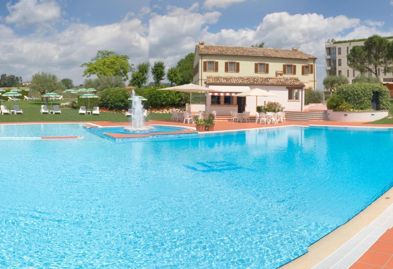 Hotel Federico II Йези Екстериор снимка