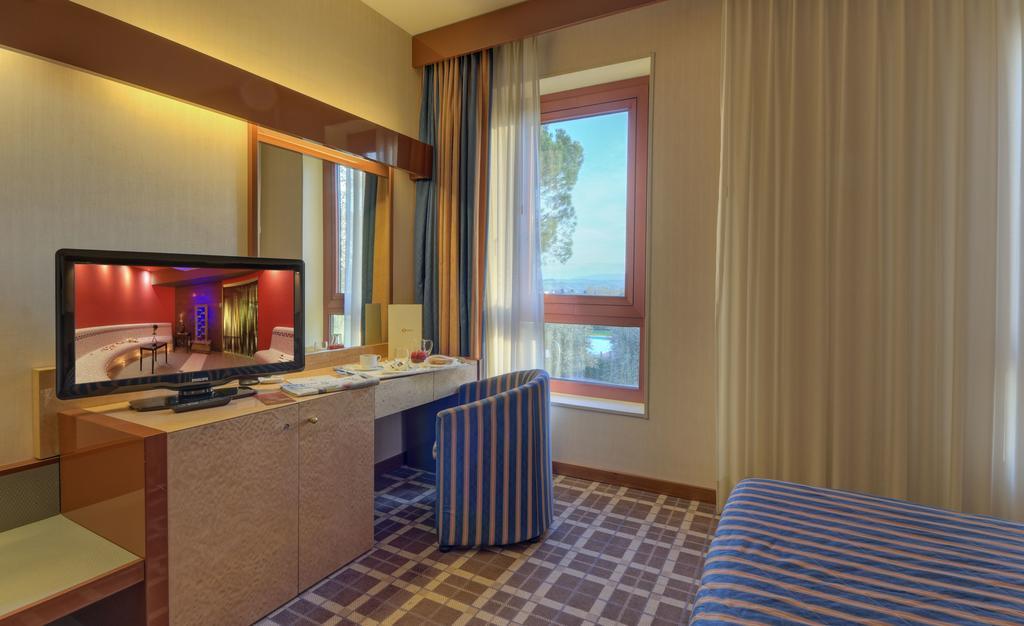 Hotel Federico II Йези Екстериор снимка