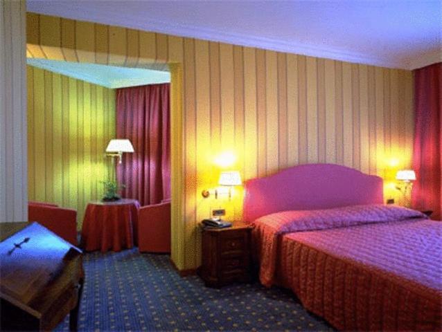 Hotel Federico II Йези Стая снимка
