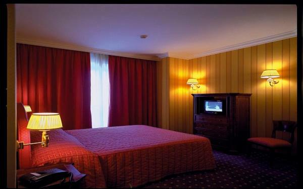 Hotel Federico II Йези Екстериор снимка